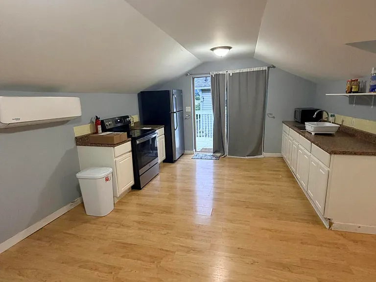 535 Maple St #2 — Photo 3