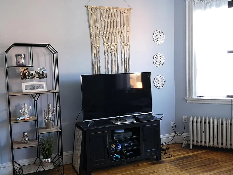 86 Glenville Ave — Photo 24
