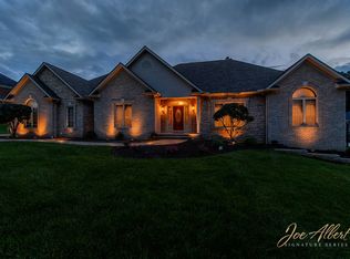 4883 Nobles Pond Dr NW, Canton, OH