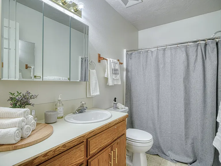 741 Clarence Ct — Photo 37