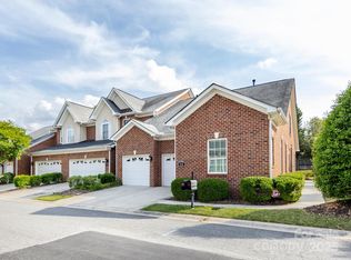 140 Villa Lake Dr, Fort Mill, SC 29708