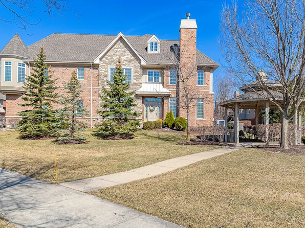 151 Roundtree Ct, Bloomingdale, IL 60108