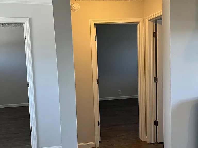 2607 Jefferson St #10 — Photo 8