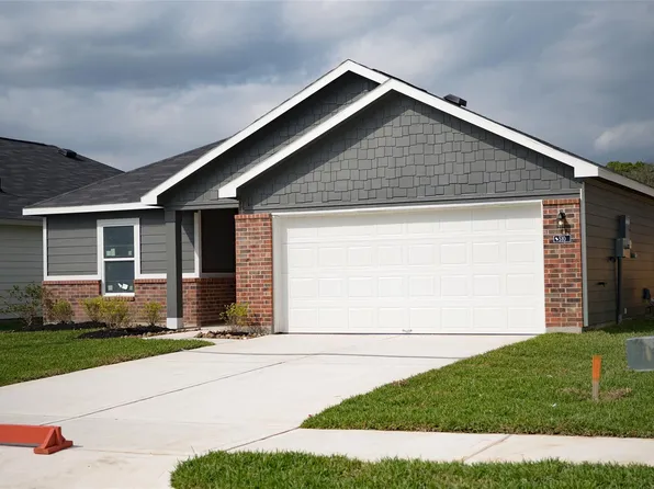 510 Oak Chase Ave, Dayton, TX 77535