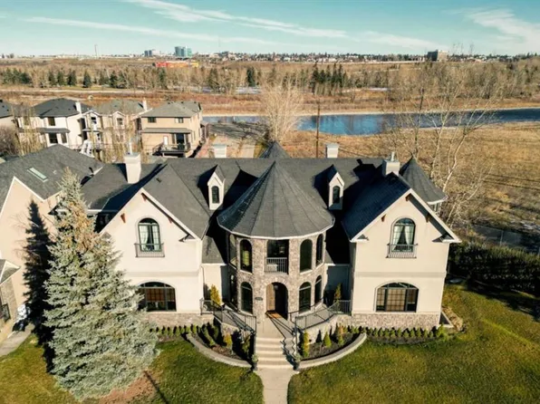 2248 S 9th Ave SE, Calgary, AB T2G 5P7