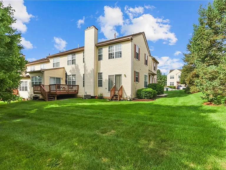 8100 Cross Creek Cir — Photo 36