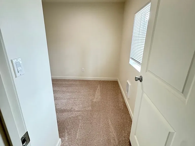 16025 SE Lake Holm Rd — Photo 16