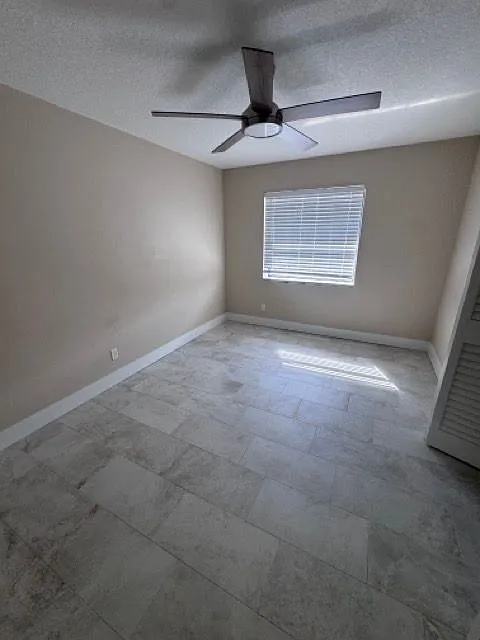 Updated 2 Bedroom 1 Bath unit — Photo 2