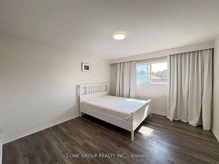 34 Navaho Dr #UPPER FL — Photo 9
