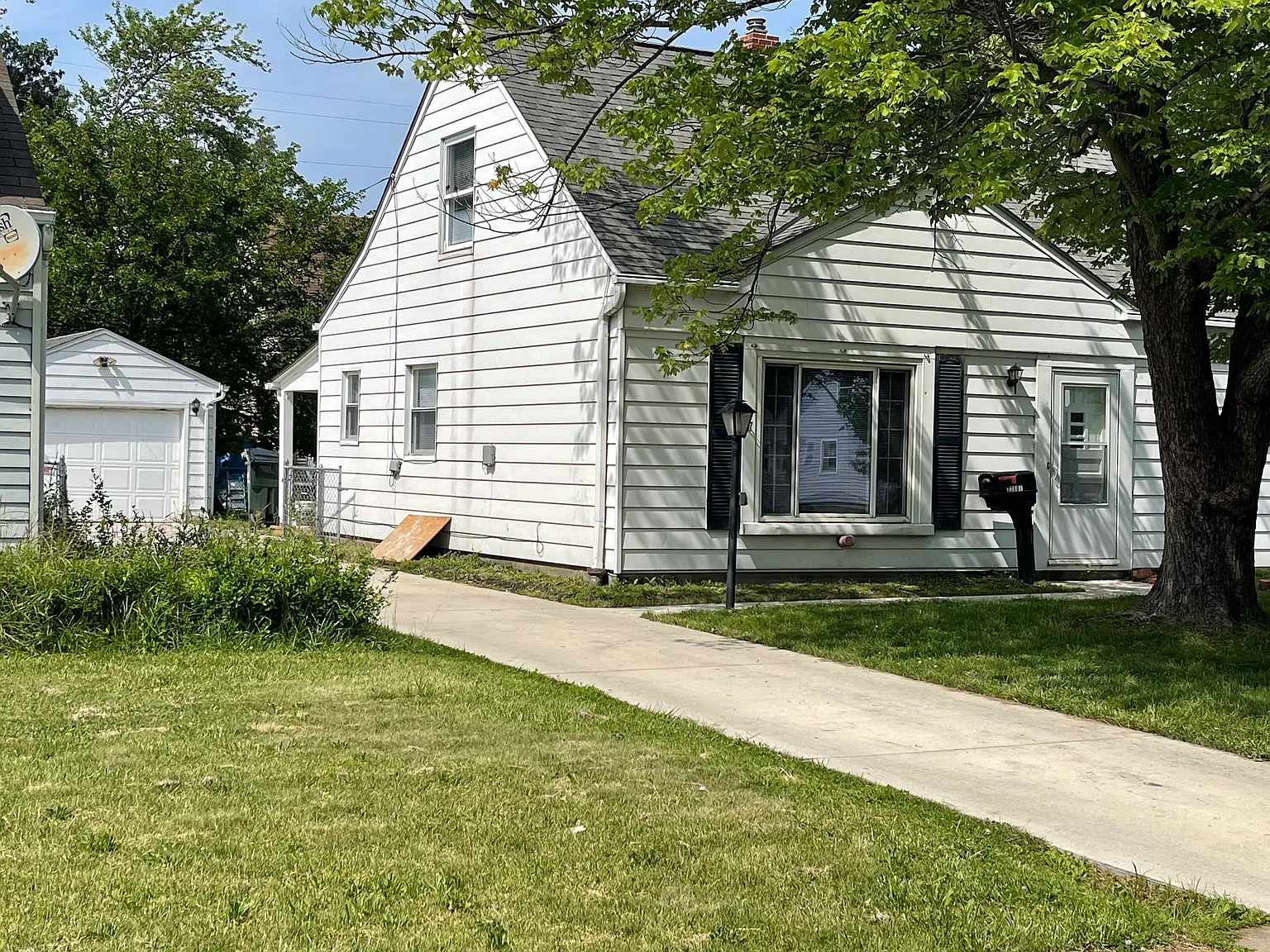 3 bed, 838 sqft, $1,700 — Photo 1