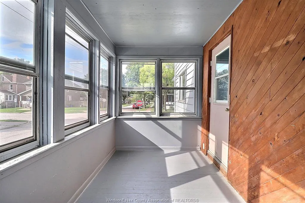 4 bed, $1,850 — Photo 2