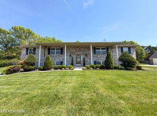 608 E Grinnell Cir, Knoxville, TN 37924