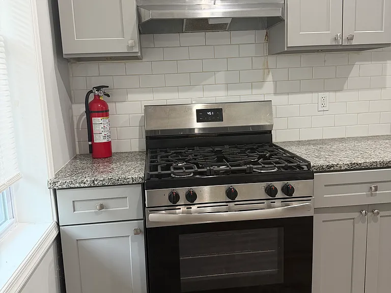 4449 N Cleveland St — Photo 12