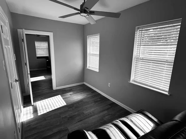 6 S Monterey Ave #2W, Villa Park, IL 60181