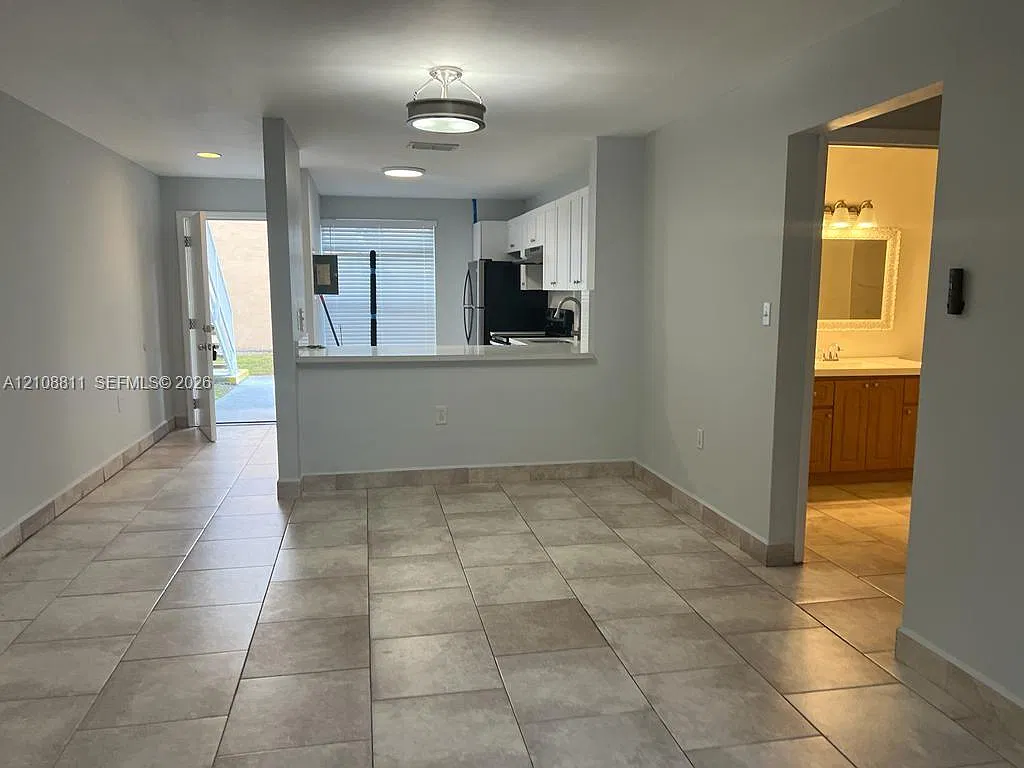 Verano @ Miramar Condo — Photo 2