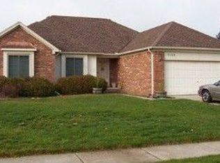 5125 Julian Dr, Troy, MI 48085