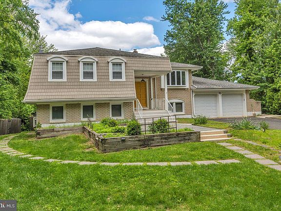 2nd image of 26 Forest Hill Dr