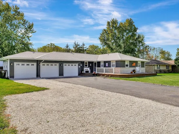 59 Glenbrook Ln, Fisher, IL 61843