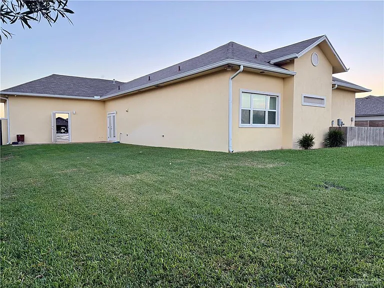 3403 Lago Washington — Photo 22