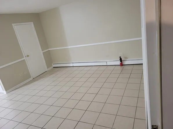 115 Dover Dr Unit 8, Des Plaines, IL 60018