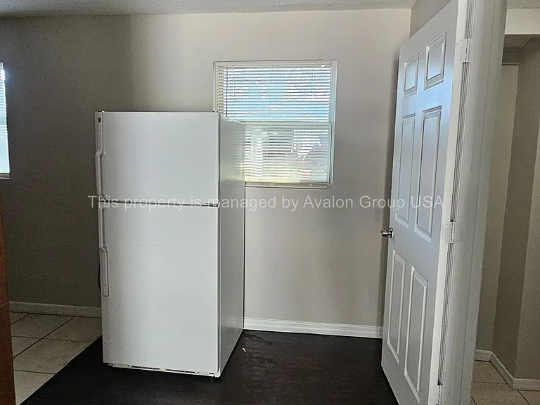 2415 N Canal St — Photo 6