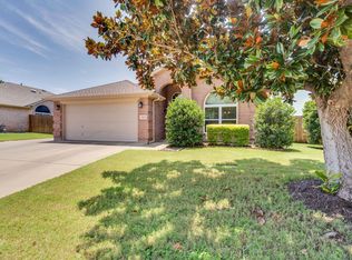 9220 Ivy Way Ct, Fort Worth, TX 76118