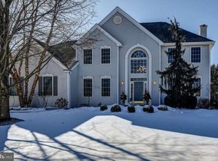 4 Walnut Ct, Cranbury, NJ 08512