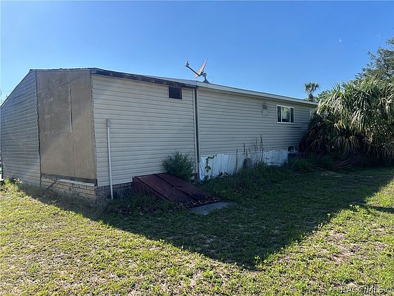 3rd image of 2829 N Carolina Rd