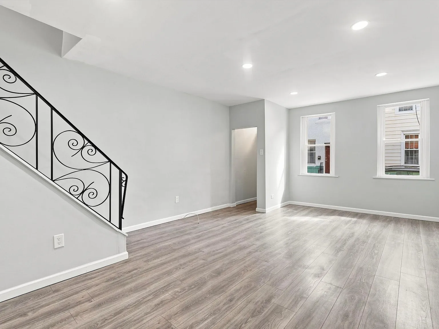 3 bed, 1.5 bath, 844 sqft, $1,995 — Photo 4