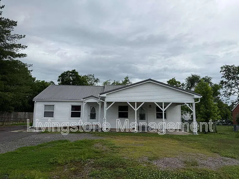 872 W Albert Gallatin Ave — Photo 1