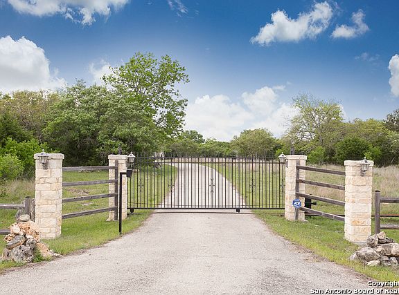 3rd image of 803 River Mountain Dr