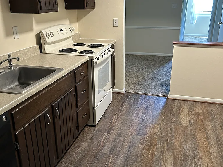 105 N Edgewood — Photo 14