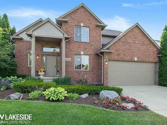 4th image of 57745 Hawthorn Dr