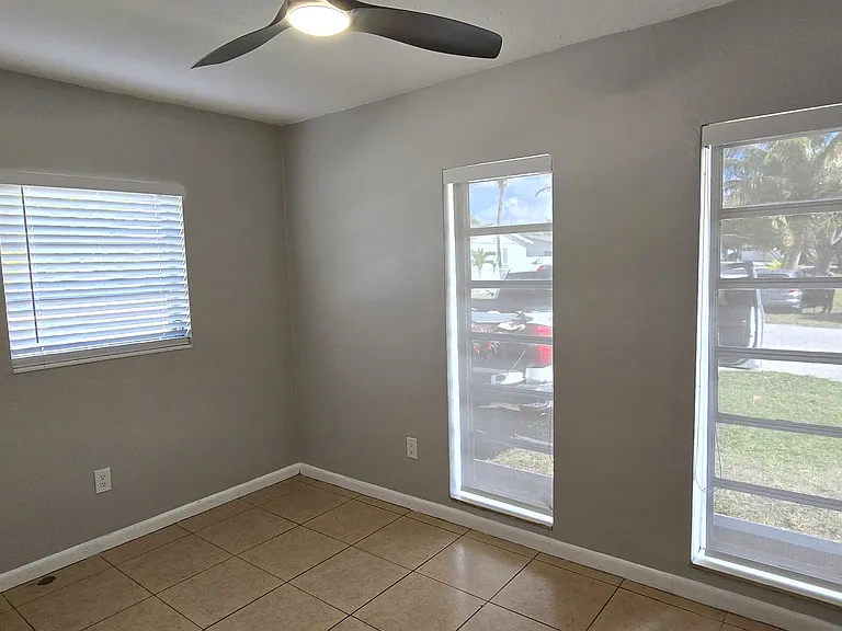 19572 NW 29th Pl — Photo 26