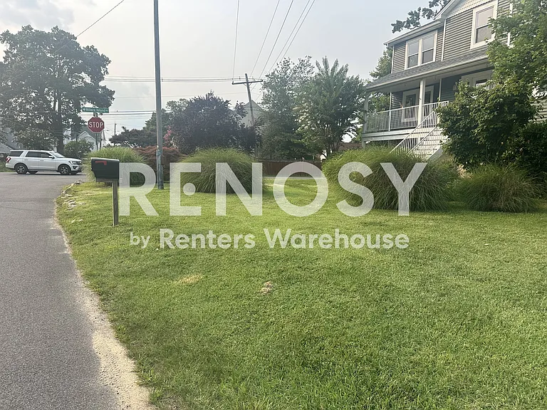8900 Millers Island Blvd — Photo 33