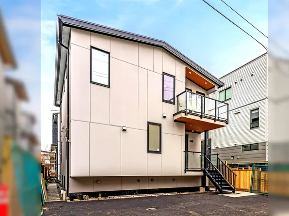 369 E 16th Ave #2, Vancouver, BC V5T 2Y9