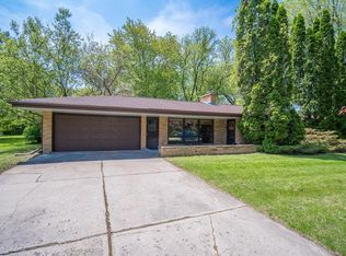 1685 Sharon Ln, Grafton, WI 53024