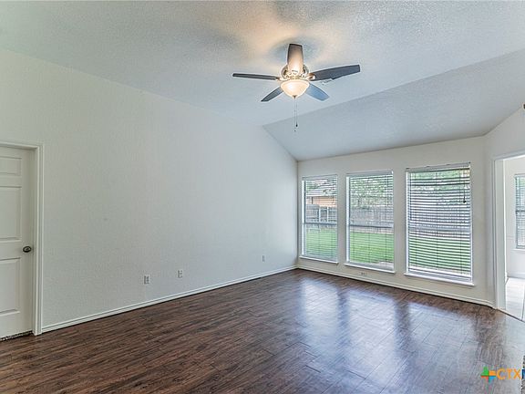 3rd image of 4805 Box Canyon Dr