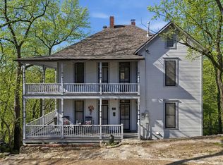 17 Hilton St, Eureka Springs, AR 72632