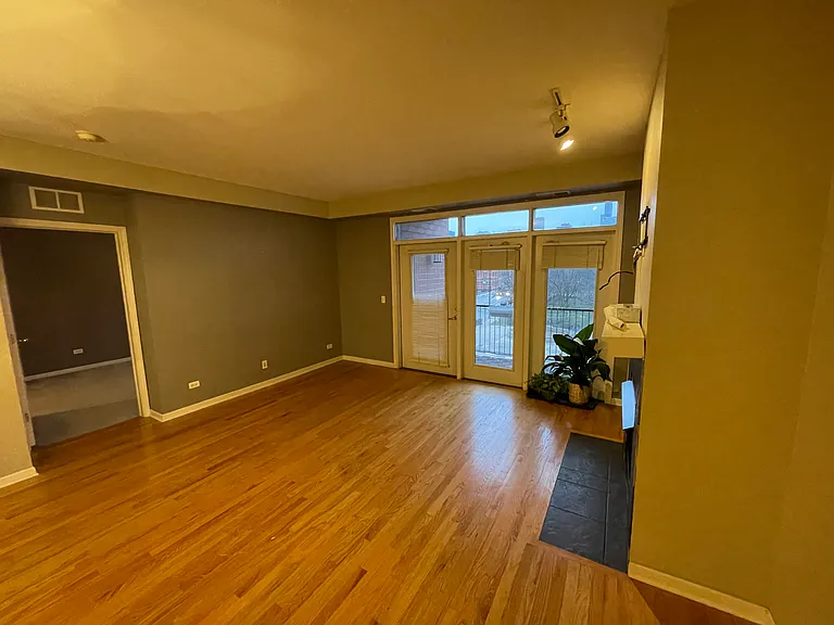 343 W Old Town Ct #301 — Photo 23