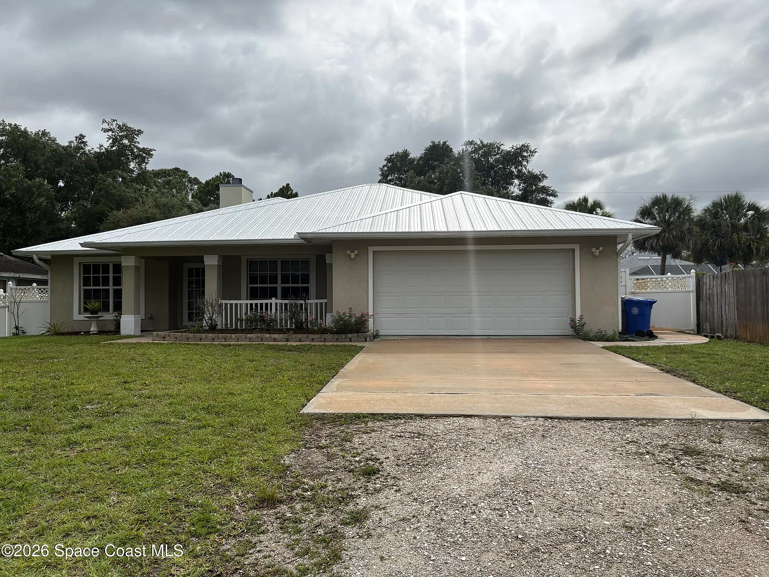 3 bed, 2.0 bath, 1610 sqft, $2,500 — Photo 1