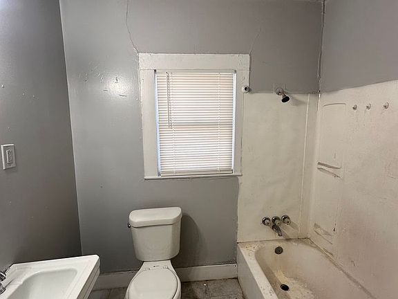4th image of 3328-30 Avenue 3330