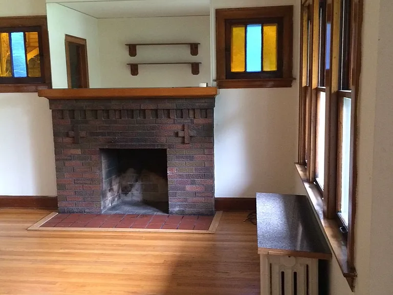 528 Childs St — Photo 6