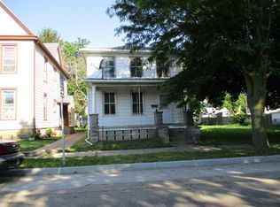 2422 N 2nd St, Clinton, IA 52732