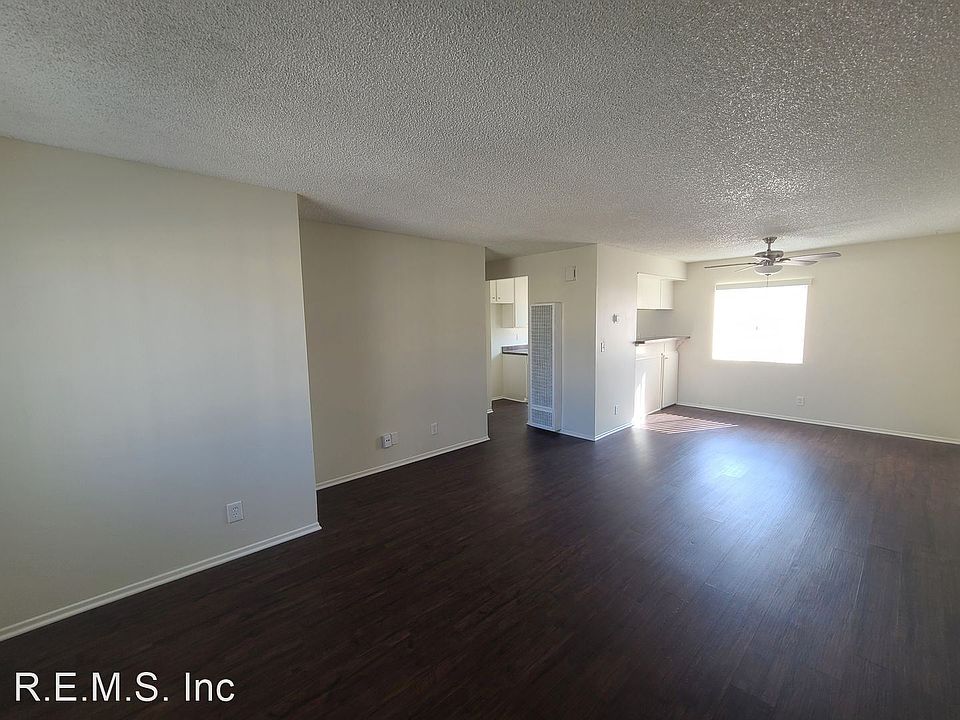 1st image of 223 E Hyde Pk Blvd APT 8