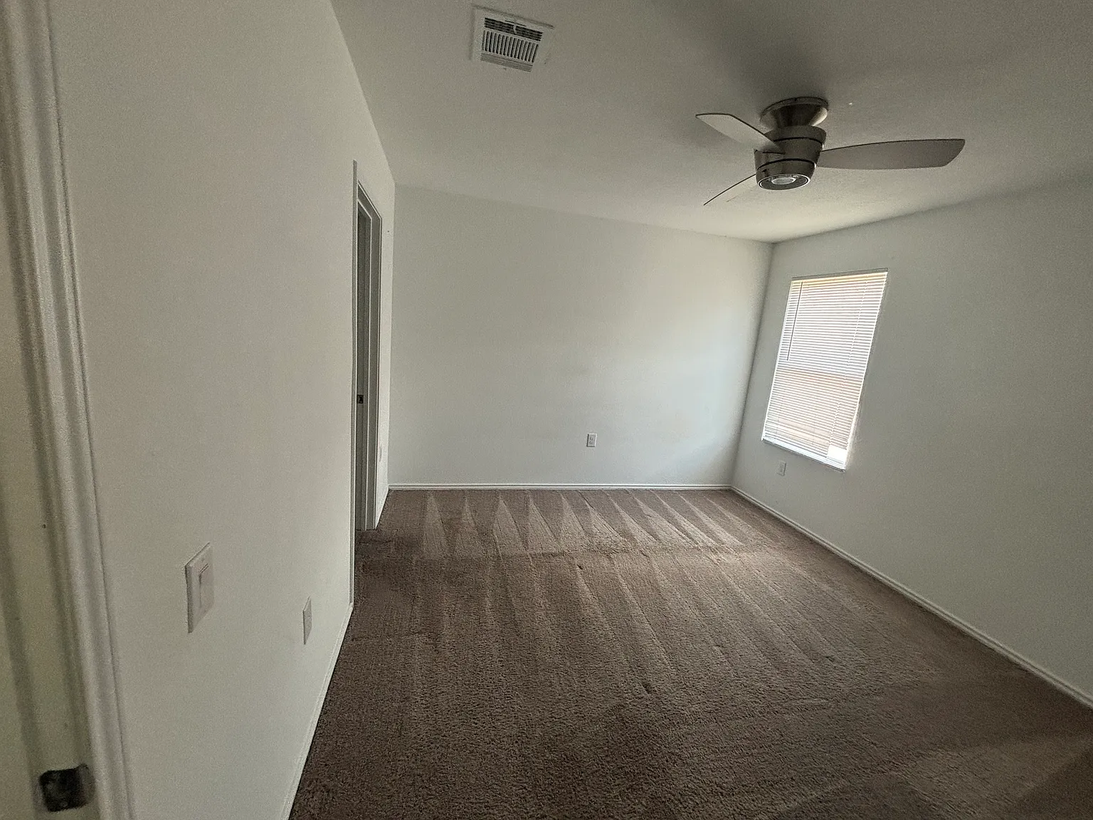 4 bed, 1627 sqft, $1,800 — Photo 4