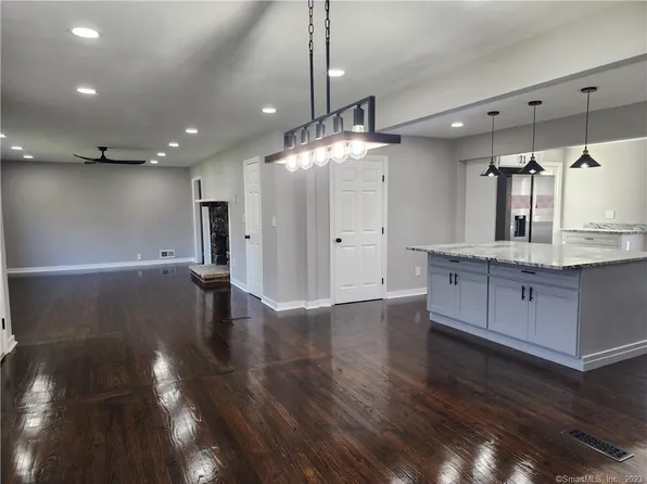 29 Fergone Road, Danbury, CT 06810