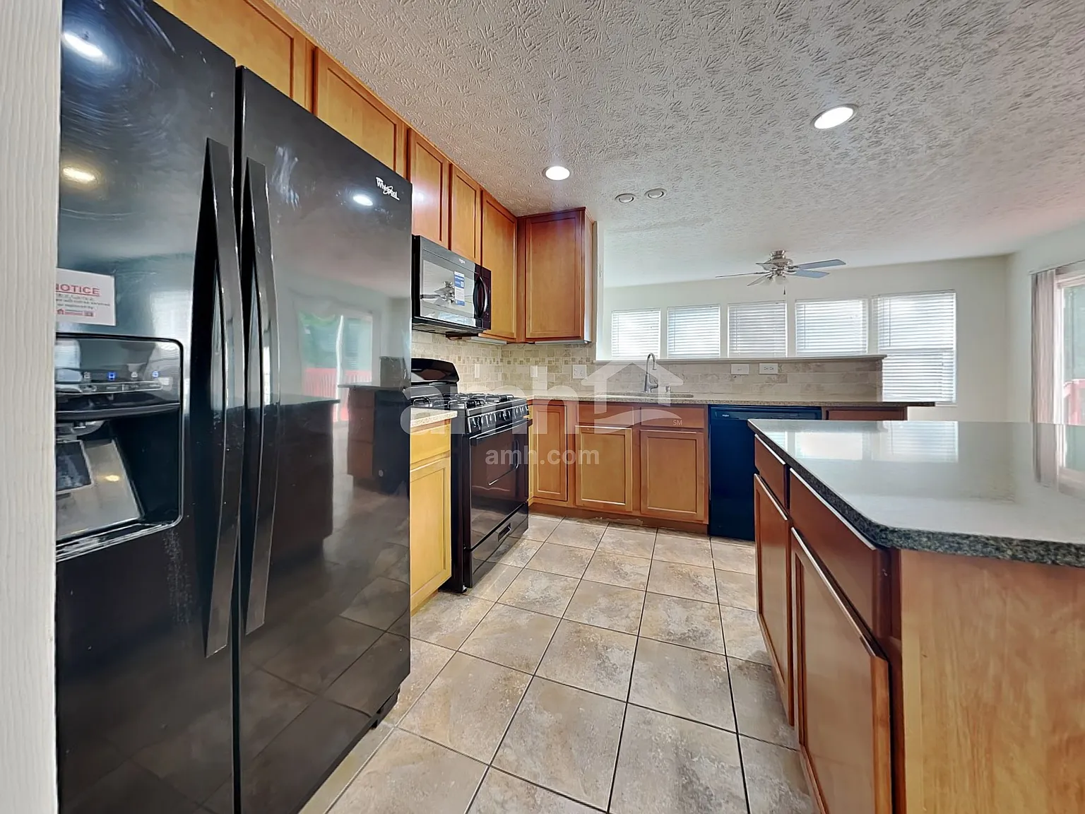 4 bed, 2.5 bath, 2084 sqft, $2,695 — Photo 3