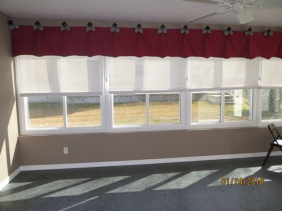 2nd image of 995 Eastmont Ct