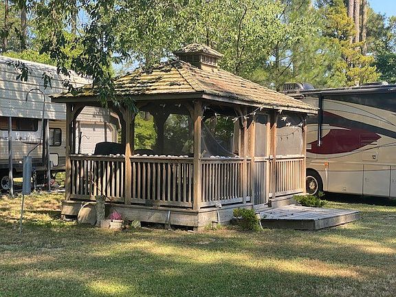 3rd image of 174 Periwinkle Dr